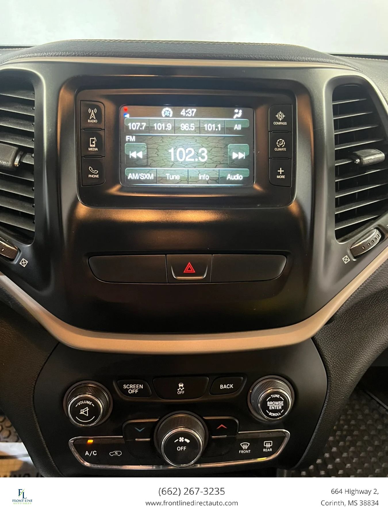 Used 2017 Jeep Cherokee Latitude w/ True North Edition AWD/4WD image 16