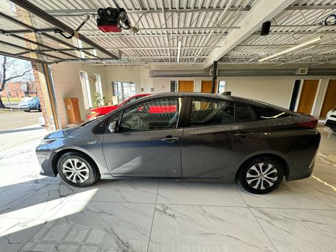 Used 2021 Toyota Prius Prime Limited FWD image 8