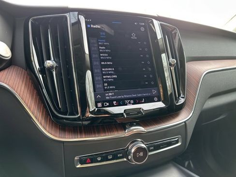 Certified 2023 Volvo XC60 B5 Plus image 21