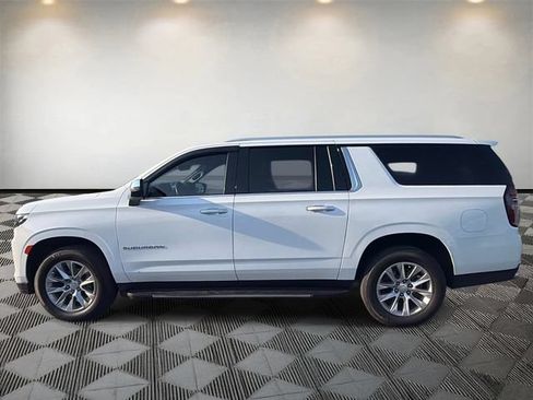 Used 2023 Chevrolet Suburban Premier RWD image 8