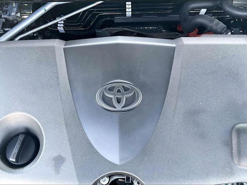 Used 2025 Toyota Camry LE image 30