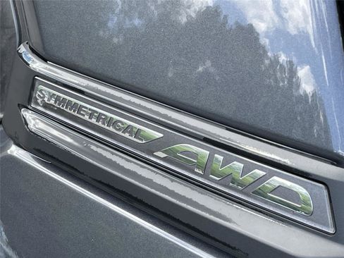 Certified 2025 Subaru Forester Premium AWD/4WD image 10