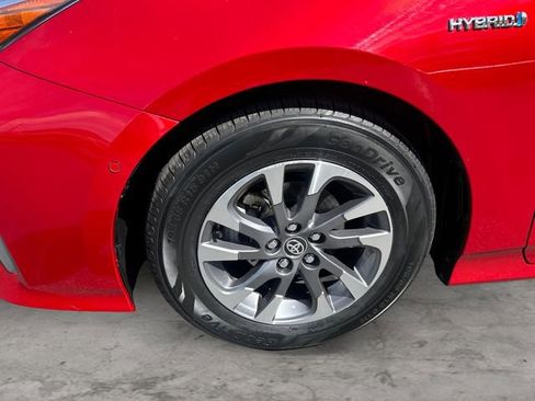 Certified 2022 Toyota Prius Limited w/ Premium Convenience Package image 9