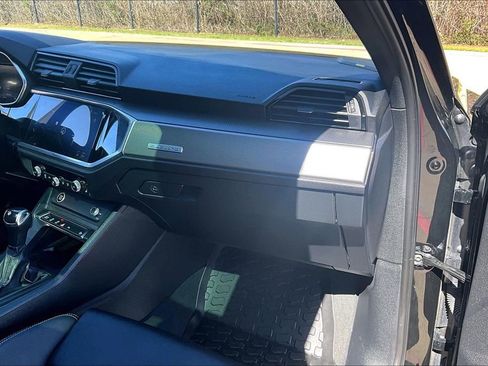 Used 2024 Audi Q3 2.0T Premium Plus image 21