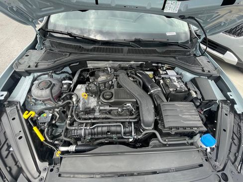 Used 2025 Volkswagen Jetta SE FWD image 28