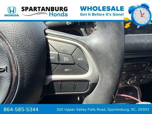 Used 2019 Jeep Compass Latitude FWD image 16