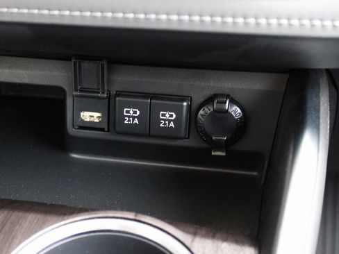 Used 2021 Toyota Highlander Limited image 43