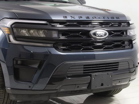 Used 2024 Ford Expedition Limited image 40