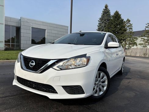 Used 2017 Nissan Sentra SV FWD image 2