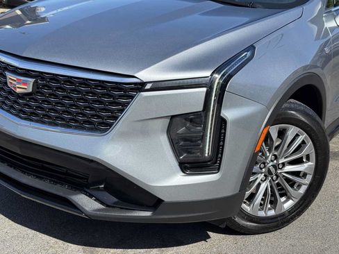 Used 2025 Cadillac XT4 Premium Luxury FWD image 3