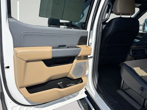 Used 2023 Ford F250 Lariat w/ Chrome Package image 36