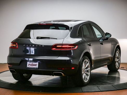 Certified 2017 Porsche Macan AWD/4WD image 7