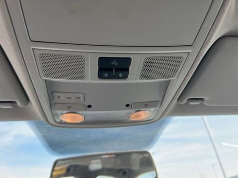 Used 2011 Volkswagen Jetta SEL image 22