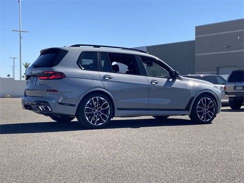 New 2025 BMW X7 M60i image 6