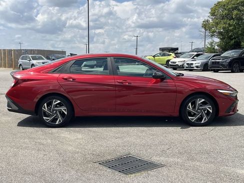 Used 2025 Hyundai Elantra Sport FWD image 14