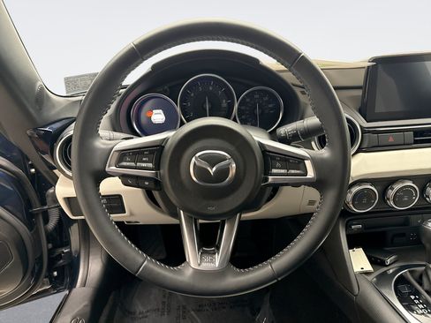 Used 2021 MAZDA MX-5 Miata RF Grand Touring RWD image 12