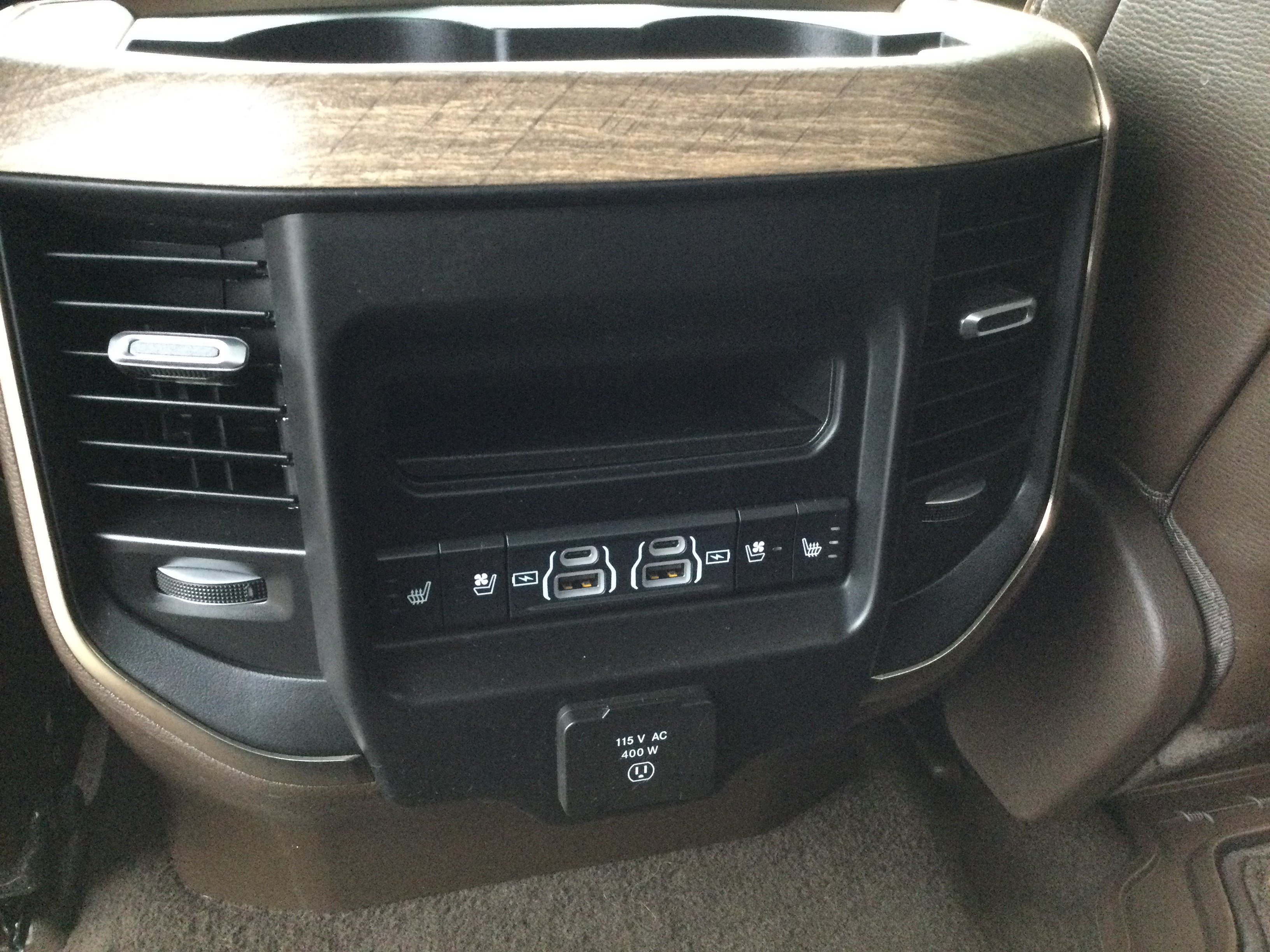 Used 2025 RAM 1500 Limited AWD/4WD image 13