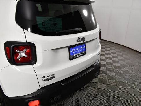 Used 2015 Jeep Renegade Latitude w/ Cold Weather Group II AWD/4WD image 15