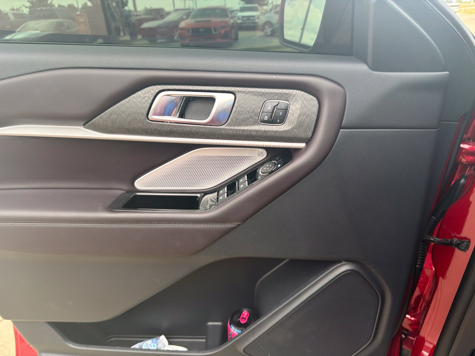 Certified 2025 Ford Explorer Platinum RWD image 23