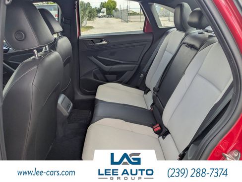 Used 2019 Volkswagen Jetta R-Line w/ R-Line Cold Weather Package image 11