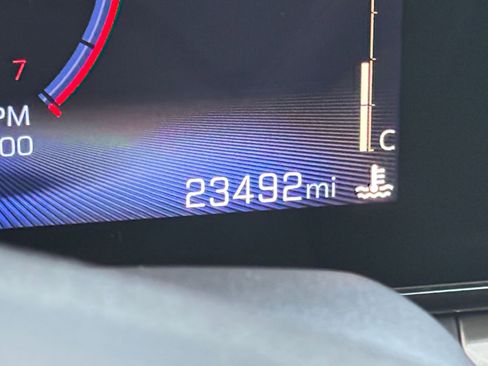 Used 2025 Chevrolet Trax LT image 38