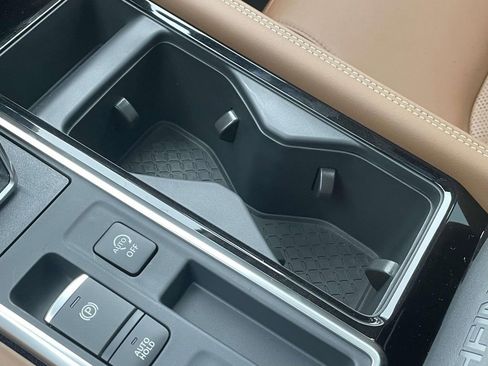 New 2026 Nissan Pathfinder Platinum image 29