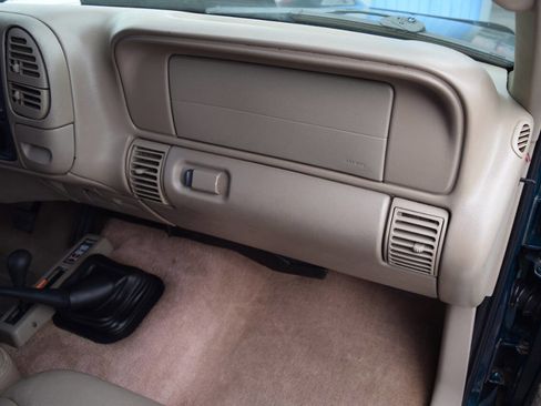 Used 1997 Chevrolet Silverado 1500 4x4 Regular Cab w/ Preferred Equipment Group 2 image 54