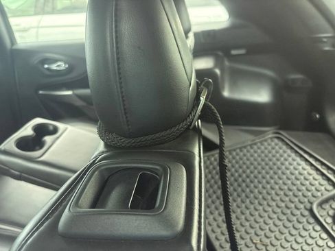 Used 2019 Jeep Cherokee Latitude Plus w/ Cold Weather Group AWD/4WD image 32