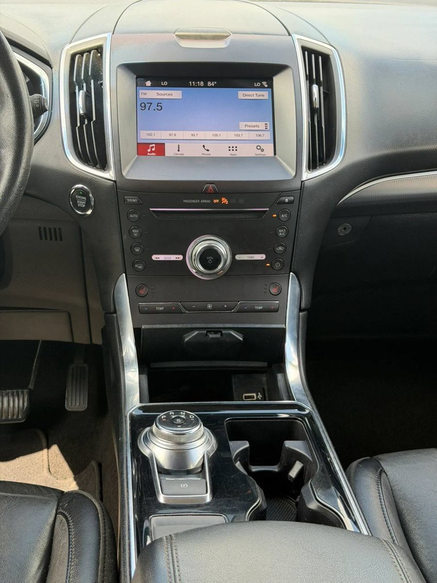 Used 2019 Ford Edge Titanium FWD image 14