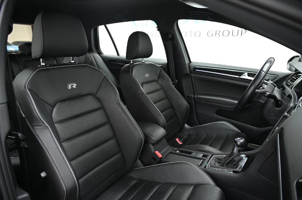 Used 2019 Volkswagen Golf R 4-Door AWD/4WD image 28