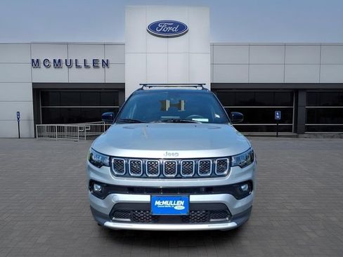 Used 2023 Jeep Compass Limited w/ Sun and Sound Group AWD/4WD image 2