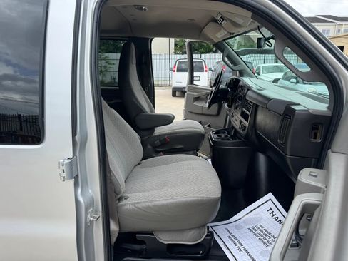 Used 2017 Chevrolet Express 3500 LT w/ LT Preferred Equipment Group image 35