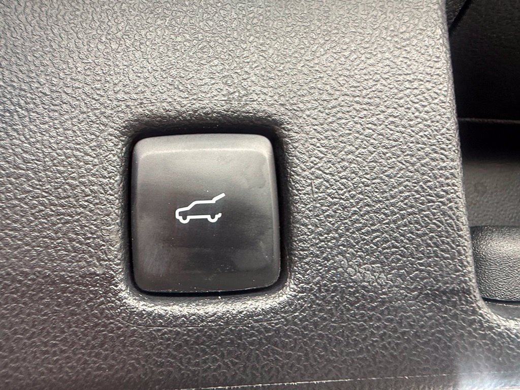 Used 2021 Ford Escape SE w/ Convenience Package FWD image 15