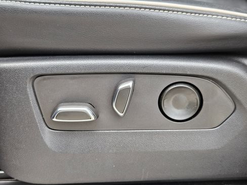 Certified 2023 Cadillac Escalade ESV Premium Luxury image 23