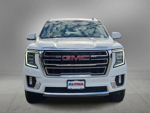 Used 2021 GMC Yukon XL SLT w/ Rear Media and Nav Package image 3