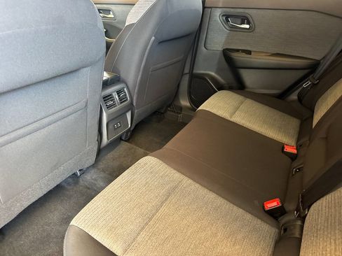 Used 2021 Nissan Rogue SV AWD/4WD image 15