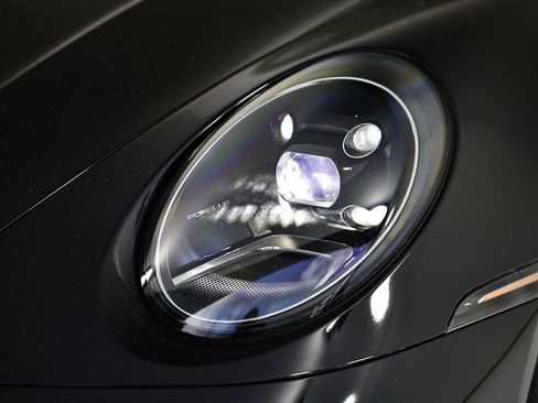 Certified 2024 Porsche 911 Carrera RWD image 11