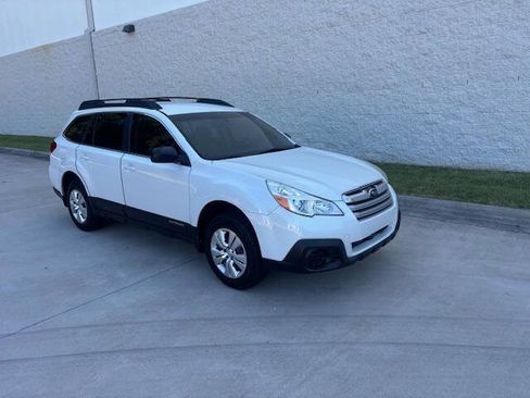 Used 2014 Subaru Outback 2.5i AWD/4WD image 3