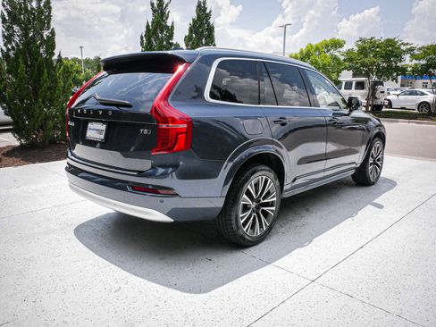 Used 2022 Volvo XC90 T5 Momentum w/ Climate Package AWD/4WD image 10