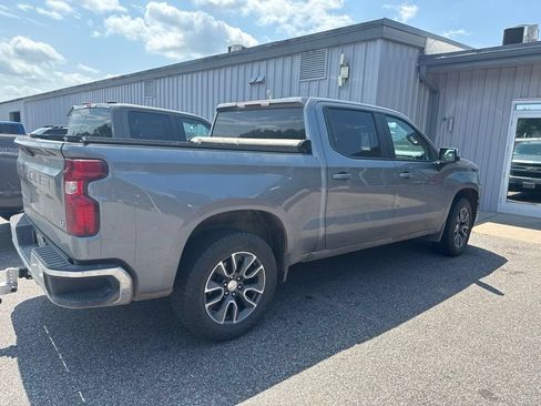 Used 2021 Chevrolet Silverado 1500 LT AWD/4WD image 3