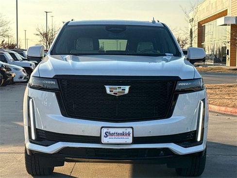 Used 2024 Cadillac Escalade Sport Platinum image 3