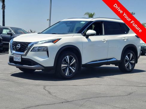 Used 2023 Nissan Rogue SL w/ SL Premium Package FWD image 2