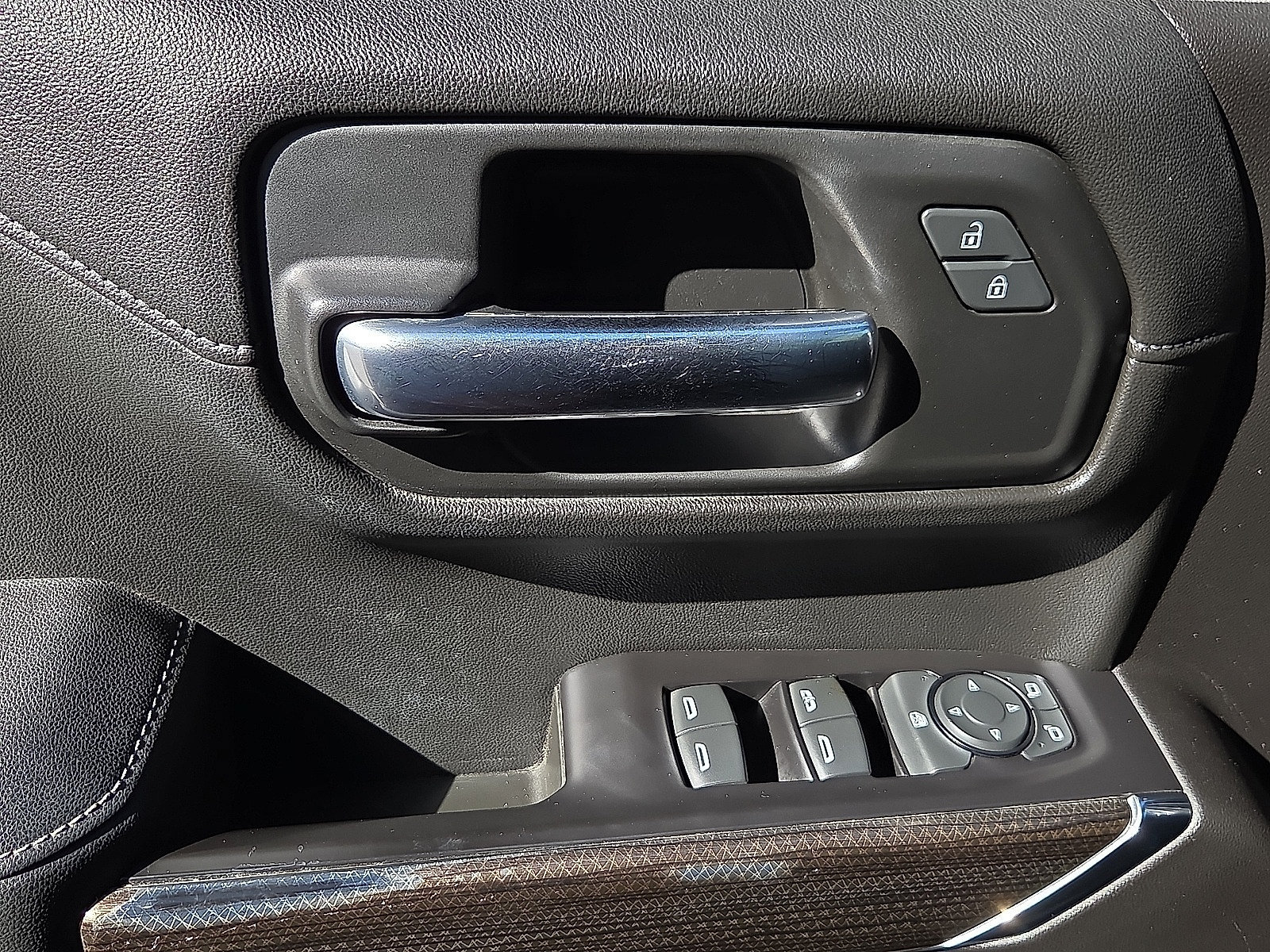 Used 2019 Chevrolet Silverado 1500 LT Trail Boss AWD/4WD image 13