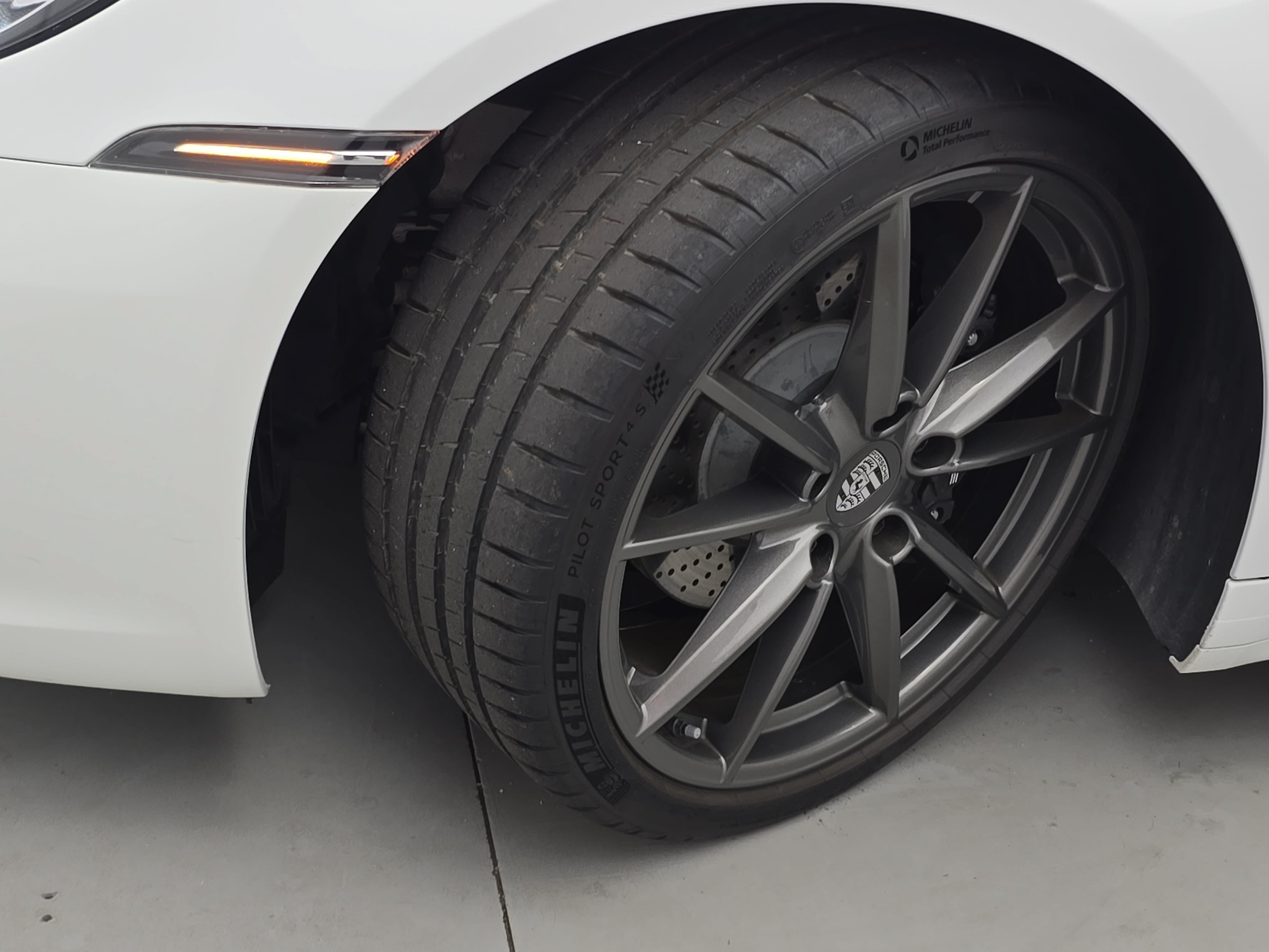 Certified 2023 Porsche 911 Carrera T RWD image 33