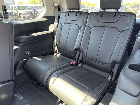 Used 2021 Jeep Grand Cherokee L Limited AWD/4WD image 11