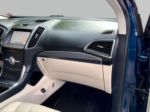 Used 2020 Ford Edge Titanium w/ Equipment Group 301A AWD/4WD image 19