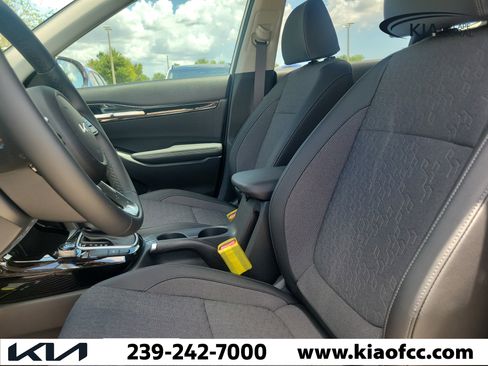 New 2026 Kia Seltos S FWD image 25