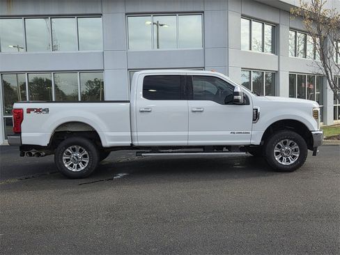 Used 2019 Ford F250 XLT w/ XLT Premium Package image 3