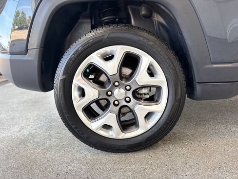Used 2018 Jeep Compass Limited w/ Navigation Group AWD/4WD image 27