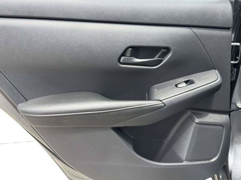 Used 2024 Nissan Sentra SV FWD image 36